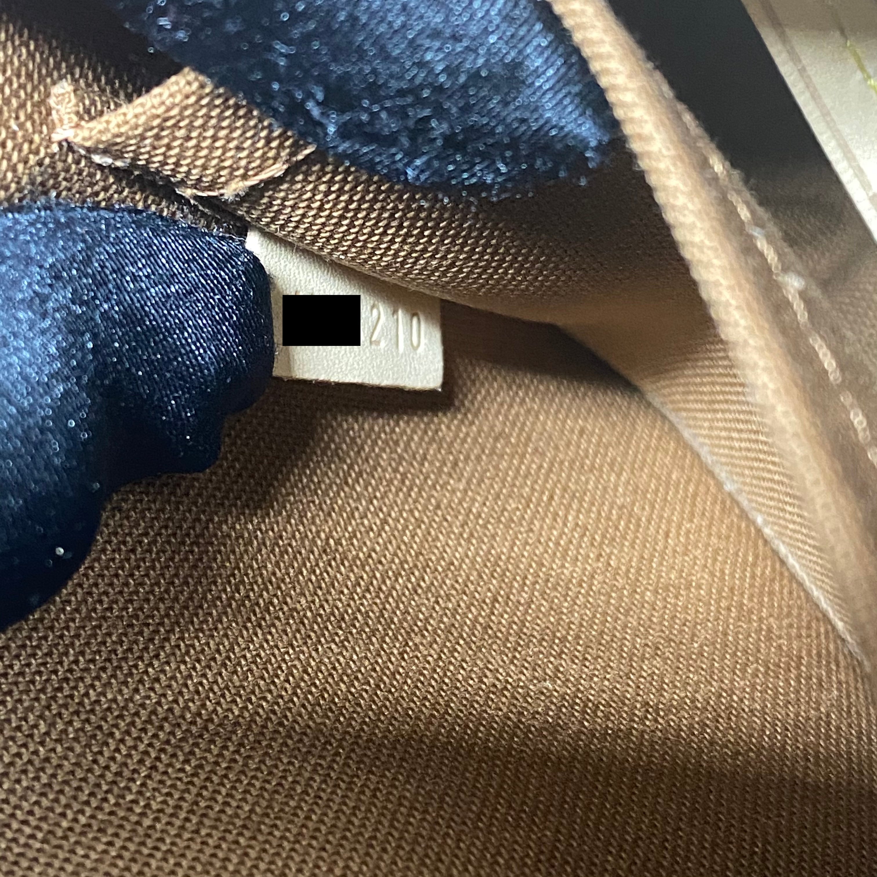 LOUIS VUITTON POCHETTE ACCESSORIES MB4210