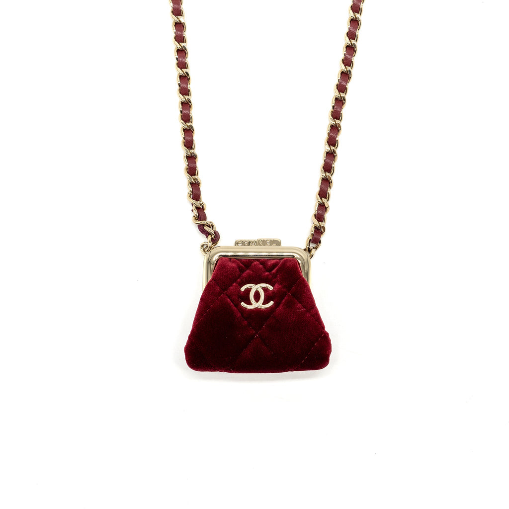 CHANEL 22B MINI CLUTCH VELVET RED GHW (MICROCHIP)