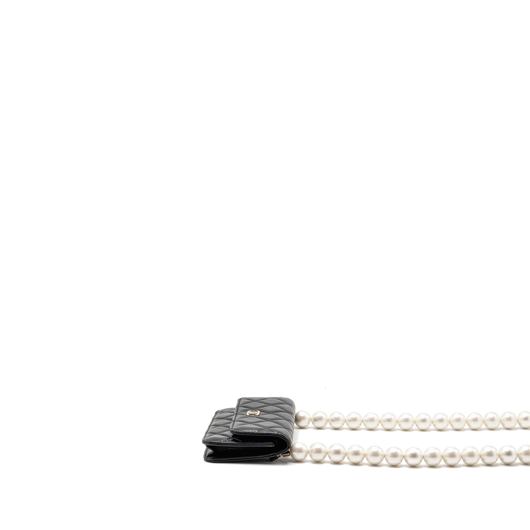 CHANEL CARD HOLDER WITH MAXI PEARLS CHAIN LAMBSKIN BLACK LGHW