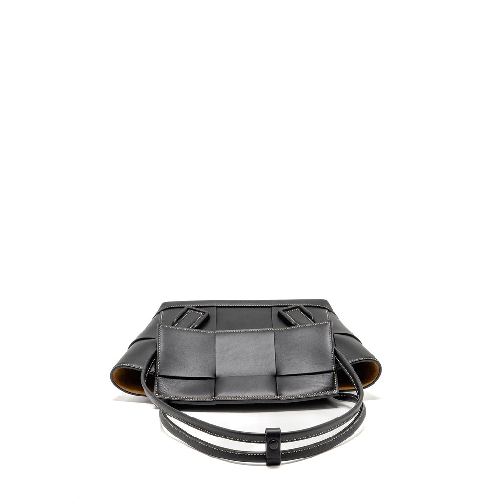 BOTTEGA VENETA SMALL ARCO BAG CALFSKIN BLACK SHW