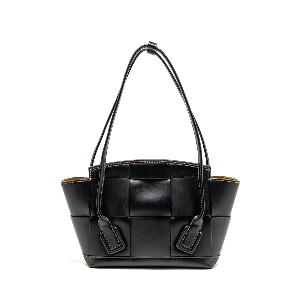 BOTTEGA VENETA SMALL ARCO BAG CALFSKIN BLACK SHW