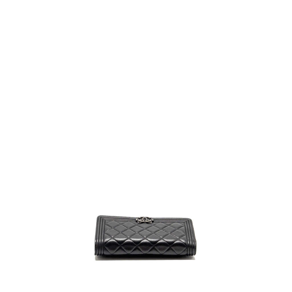 CHANEL BOY WALLET ON CHAIN CALFSKIN BLACK WITH BLACK HARDWARE