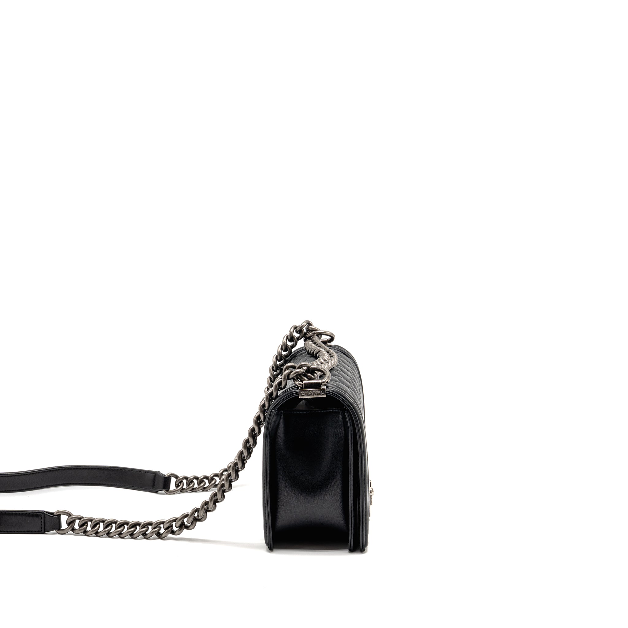 CHANEL MEDIUM BOY BAG LAMBSKIN BLACK RUTHENIUM HARDWARE