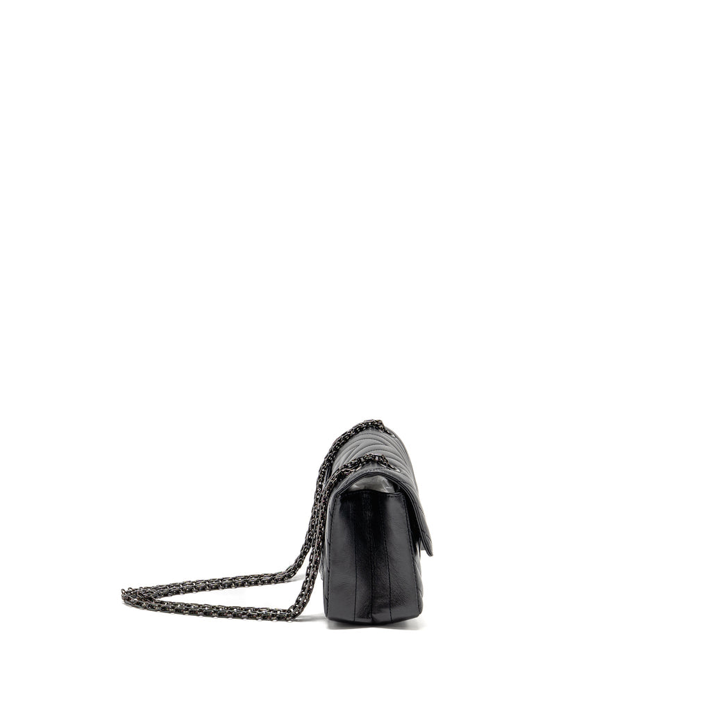 CHANEL MINI 2.55 REISSUE FLAP BAG CHEVRON AGED CALFSKIN SO BLACK