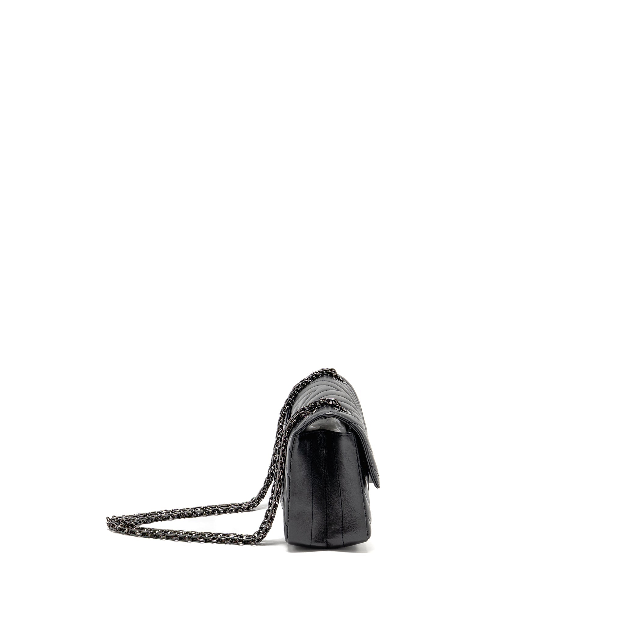 CHANEL MINI 2.55 REISSUE FLAP BAG CHEVRON AGED CALFSKIN SO BLACK