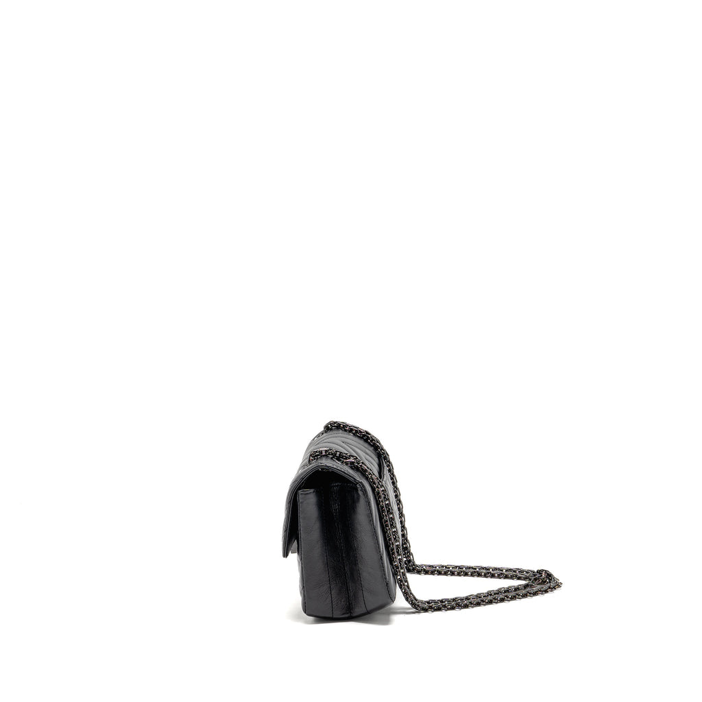 CHANEL MINI 2.55 REISSUE FLAP BAG CHEVRON AGED CALFSKIN SO BLACK