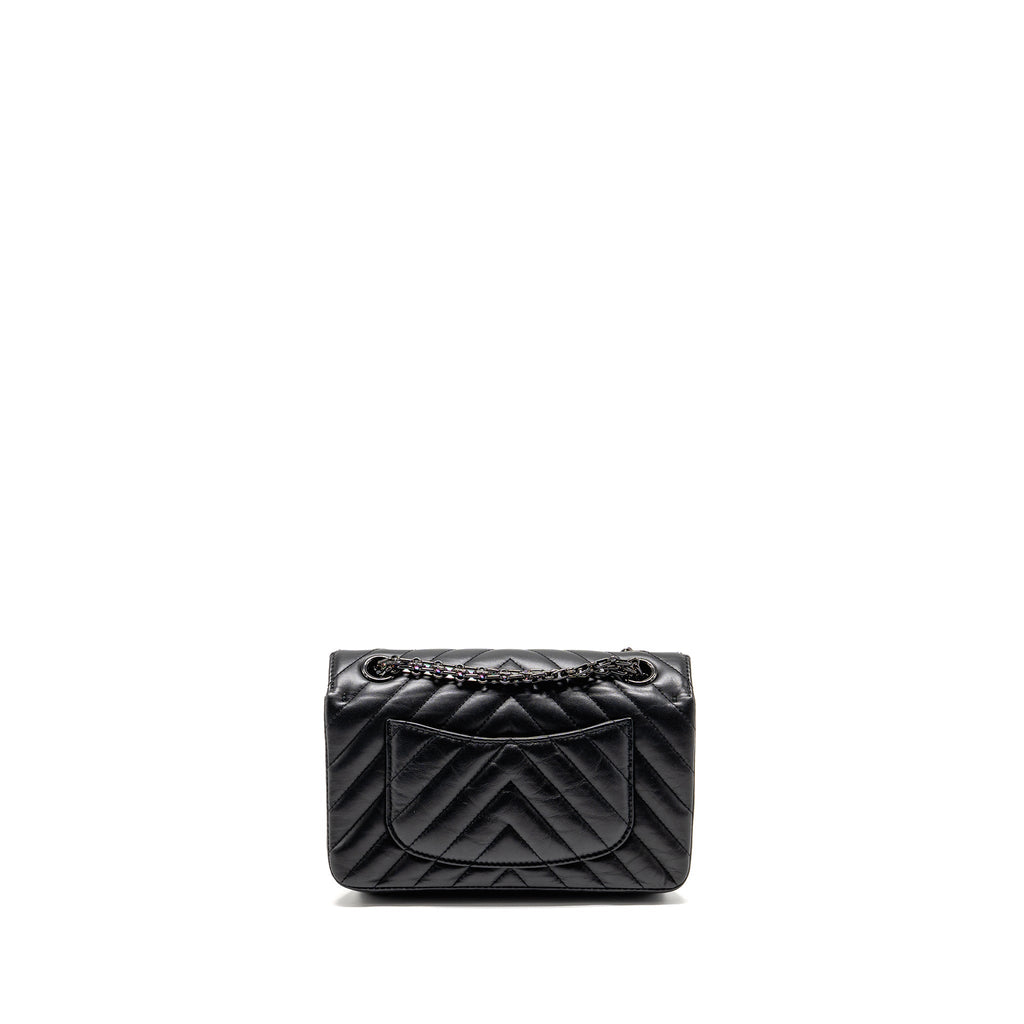 CHANEL MINI 2.55 REISSUE FLAP BAG CHEVRON AGED CALFSKIN SO BLACK