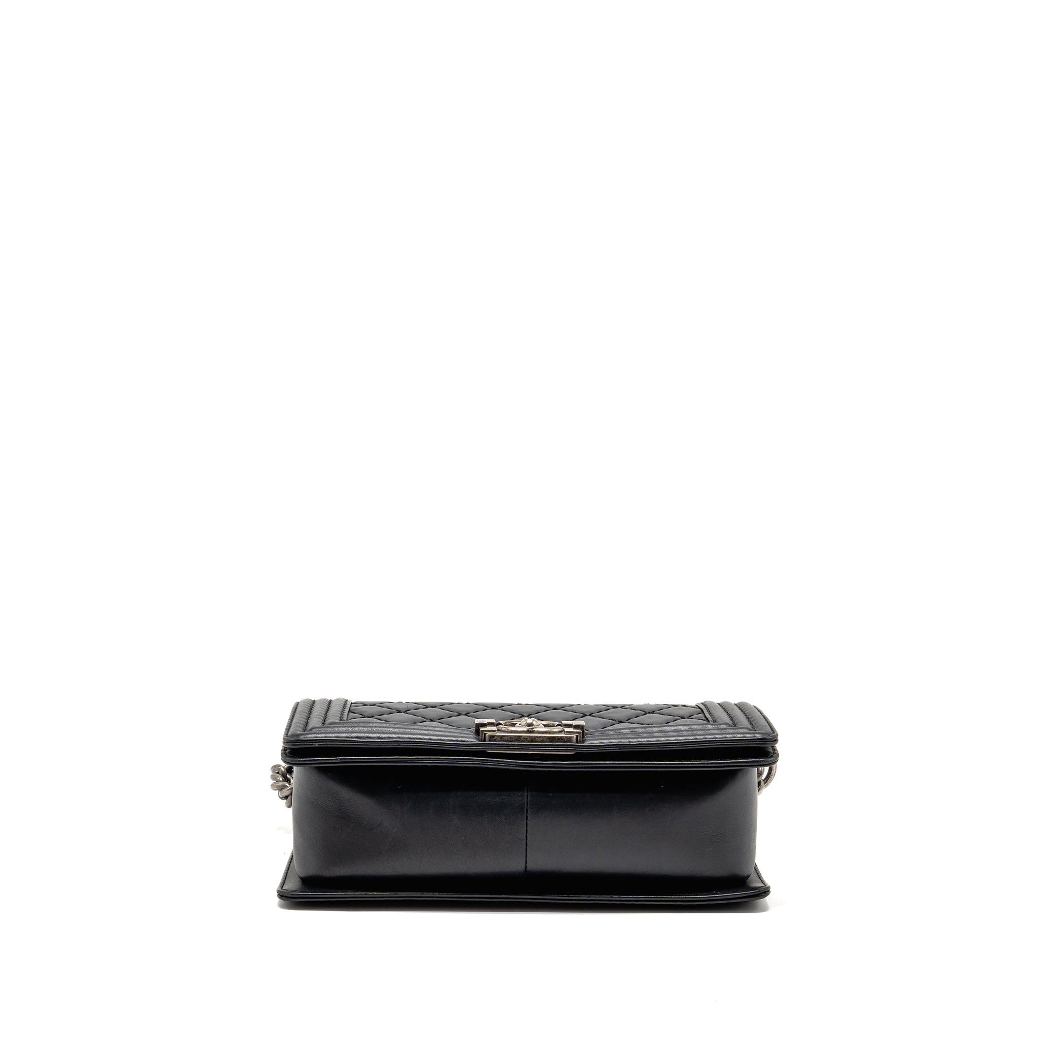 CHANEL MEDIUM BOY BAG CALFSKIN BLACK RUTHENIUM SHW