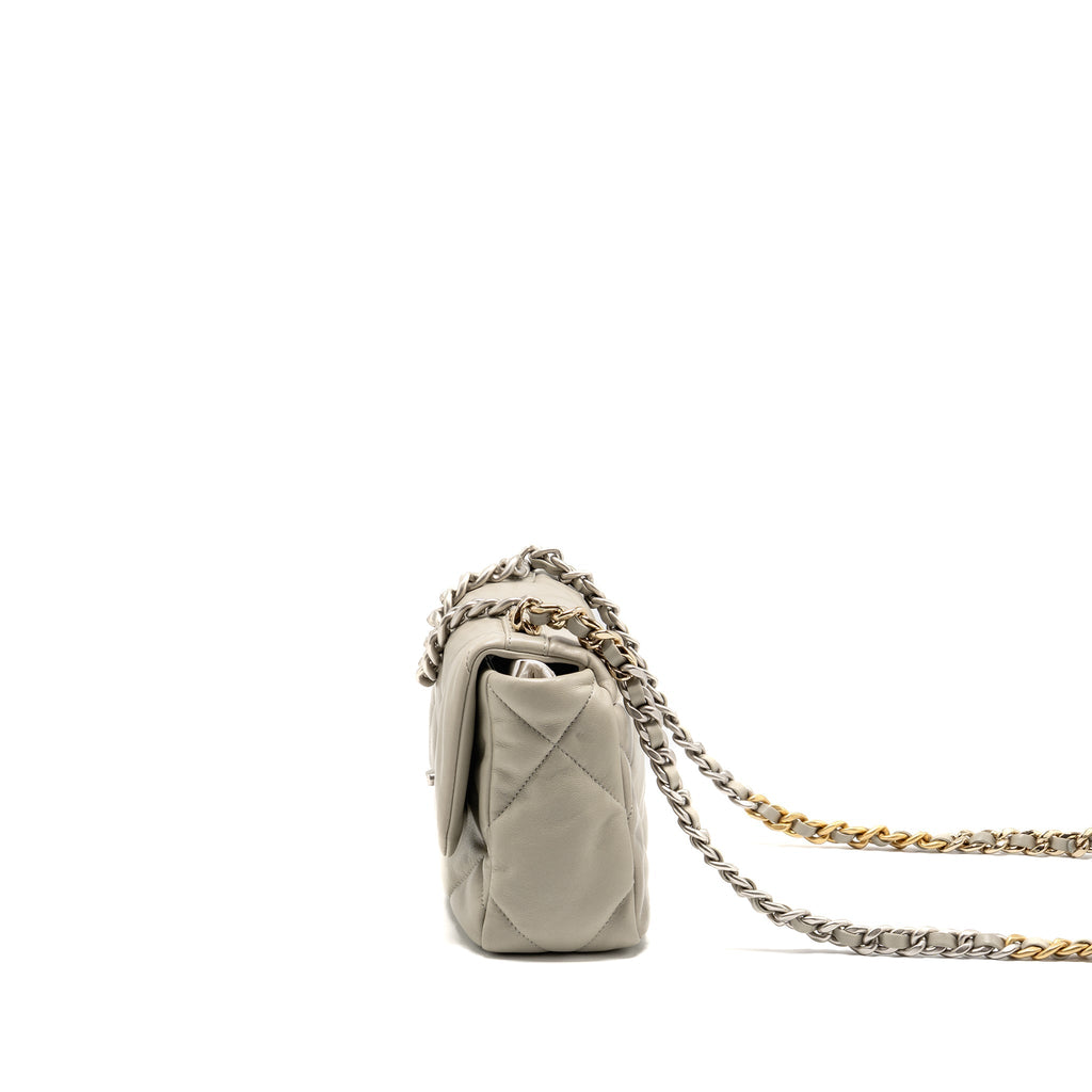 CHANEL SMALL 19 BAG LAMBSKIN LIGHT GREY MULTICOLOURED HARDWARE (MICROCHIP)