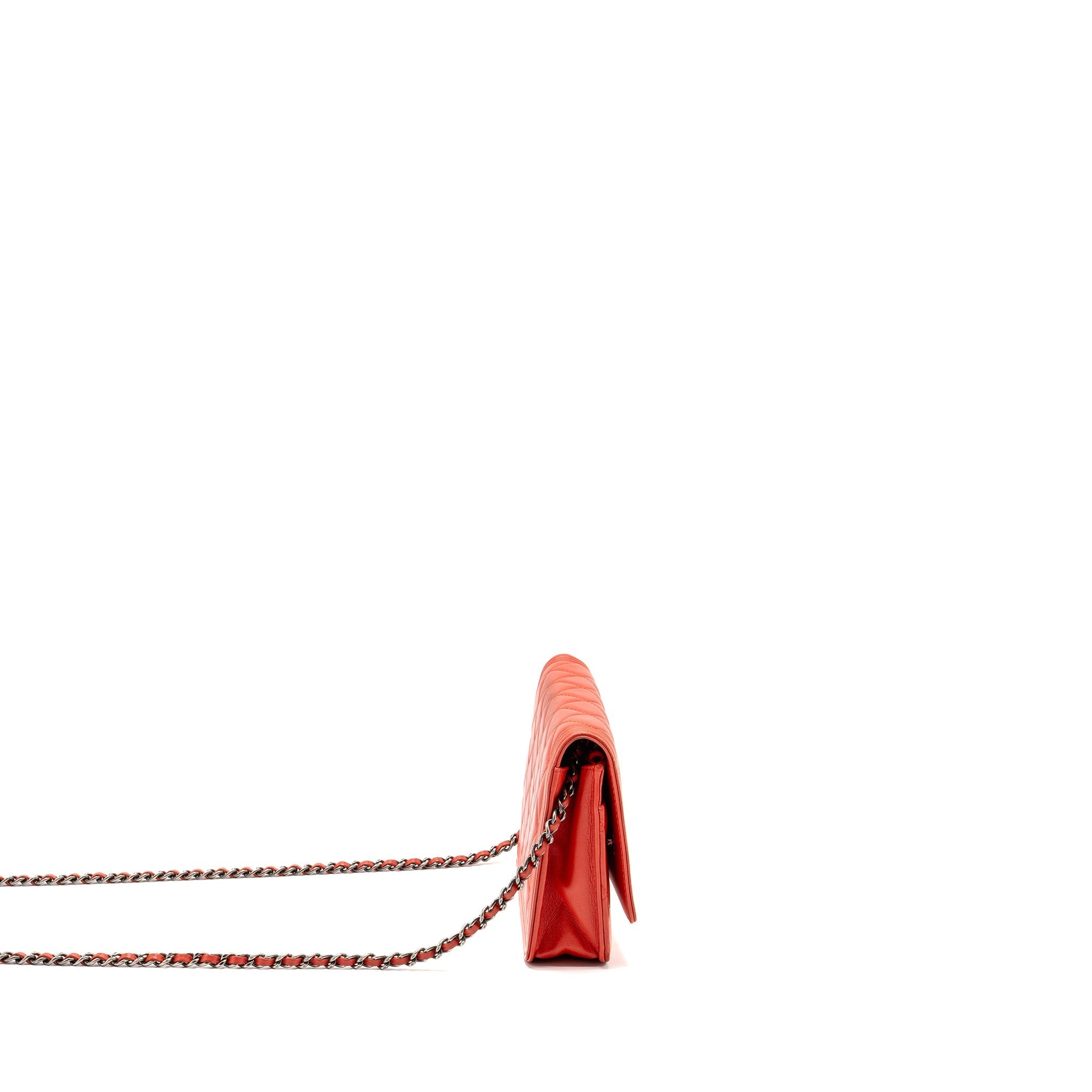 CHANEL BOY WALLET ON CHAIN LAMBSKIN RED RUTHENIUM SILVER HARDWARE