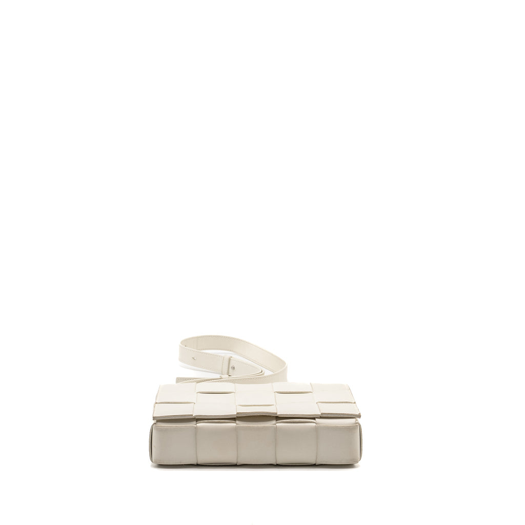 BOTTEGA VENETA SMALL CASSETTE BAG LAMBSKIN WHITE SHW