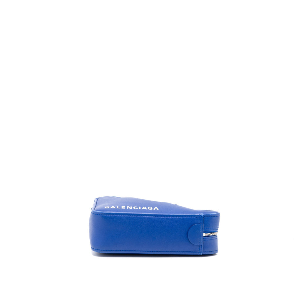 BALENCIAGA TRIANGLE DUFFLE BAG CALFSKIN BLUE SHW