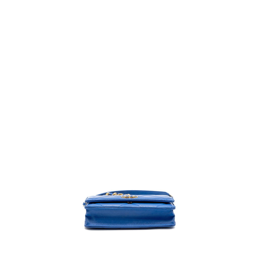 CHANEL 19 WALLET ON CHAIN LAMBSKIN BLUE MULTICOLOUR HARDWARE