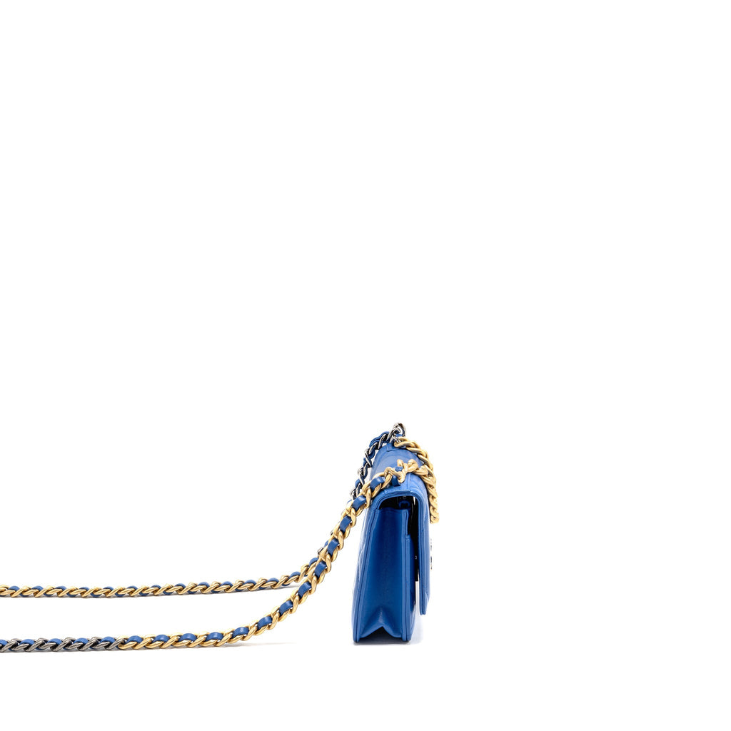 CHANEL 19 WALLET ON CHAIN LAMBSKIN BLUE MULTICOLOUR HARDWARE