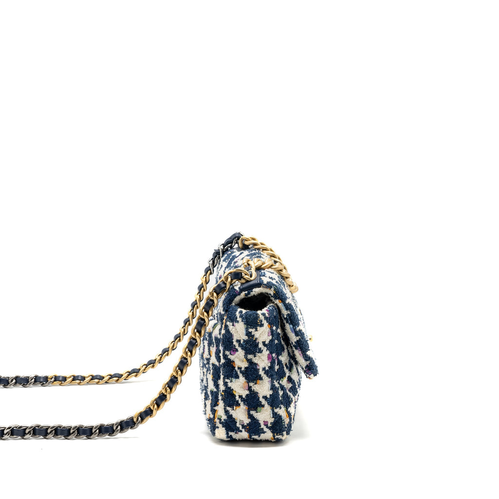 CHANEL SMALL 19 BAG FABRIC MULTICOLOUR BLUE / WHITE MULTICOLOUR HARDWARE
