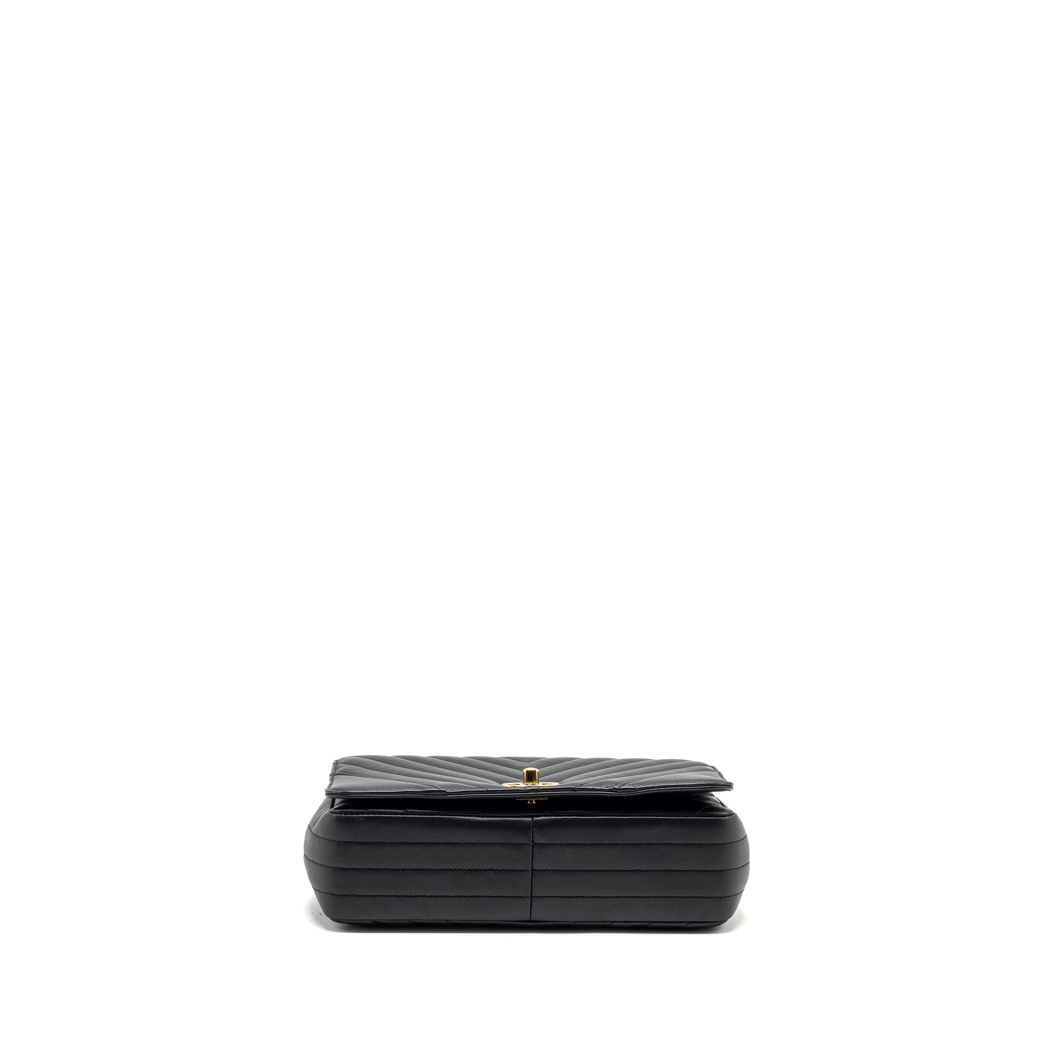 CHANEL SEASONAL CHEVRON FLAP BAG CALFSKIN DARK NAVY LGHW