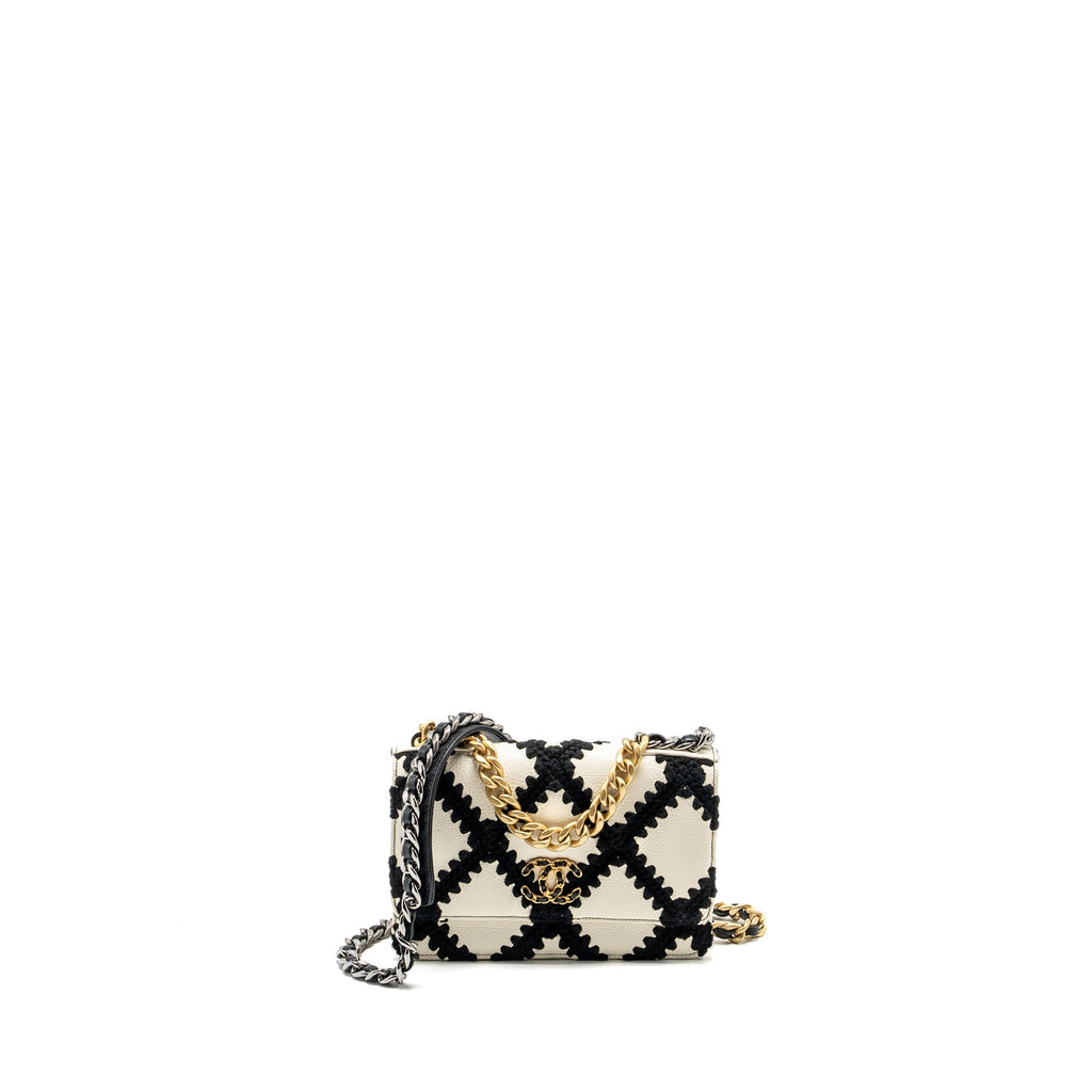 CHANEL 19 WALLET ON CHAIN FABRIC/CALFSKIN WHITE/BLACK MULTICOLOUR HARDWARE