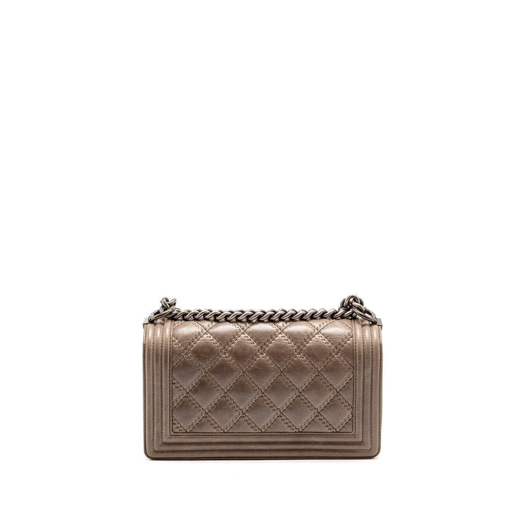 CHANEL MEDIUM BOY BAG QUILTED CALFSKIN GREY RUTHENIUM HARDWARE