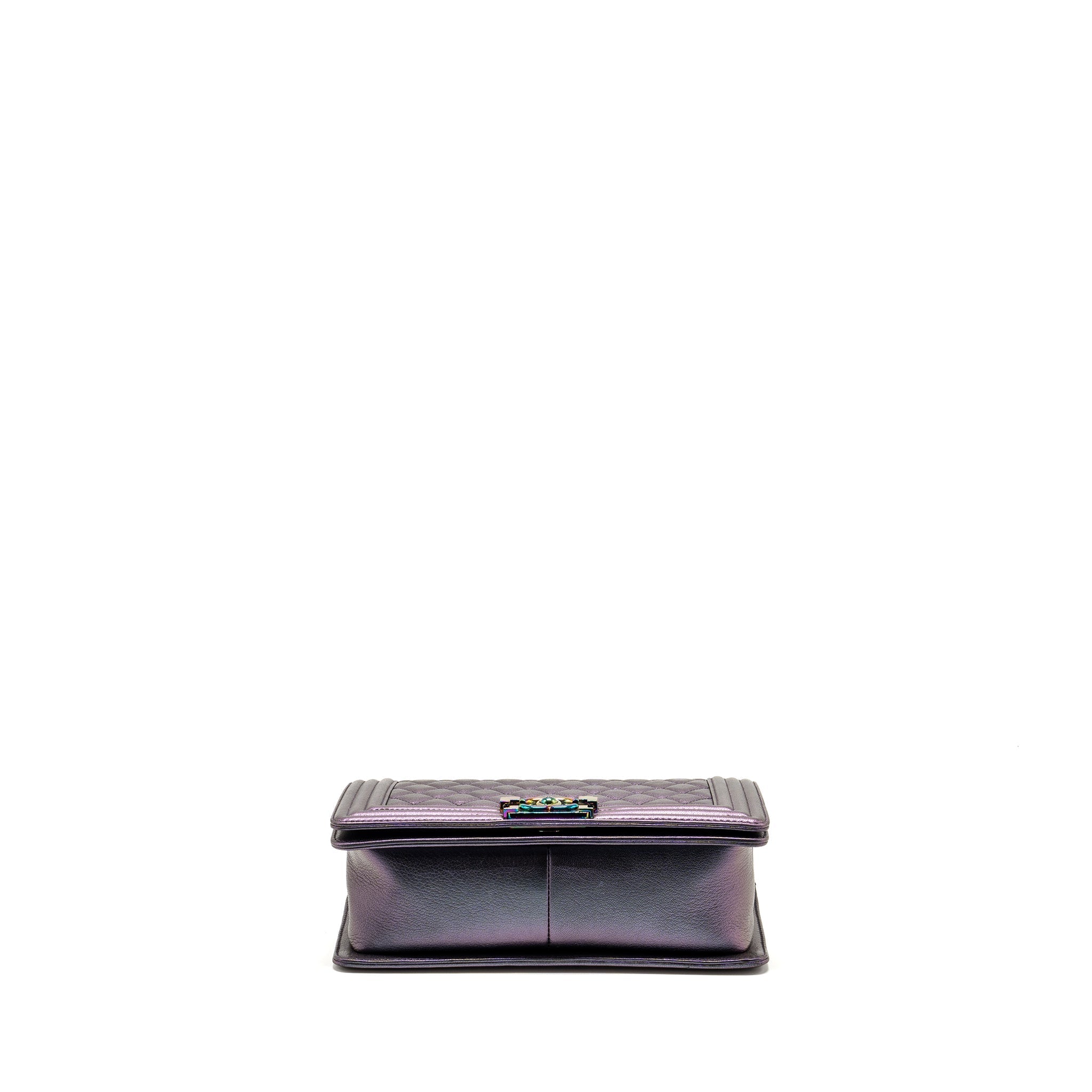 CHANEL MEDIUM BOY BAG GOATSKIN IRIDESCENT PURPLE MULTICOLOUR HARDWARE