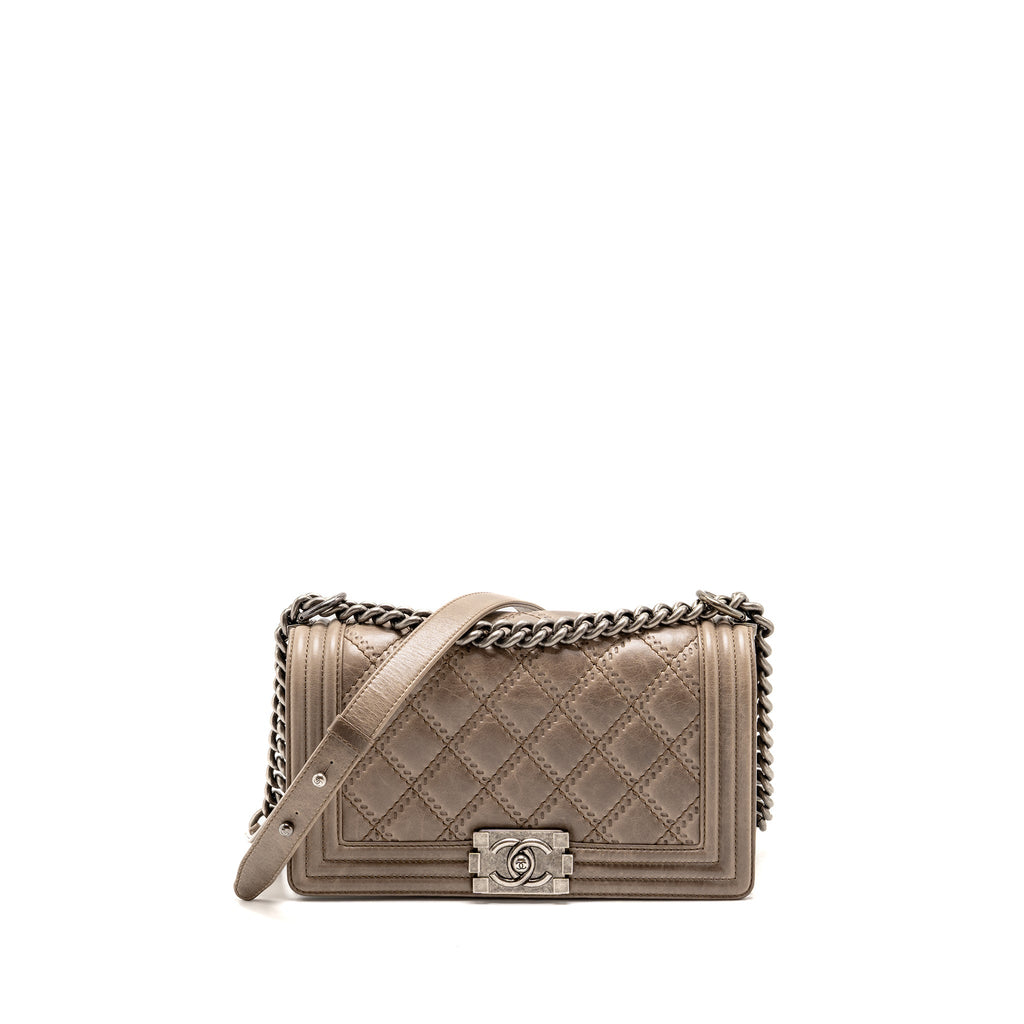 CHANEL MEDIUM BOY BAG QUILTED CALFSKIN GREY RUTHENIUM HARDWARE
