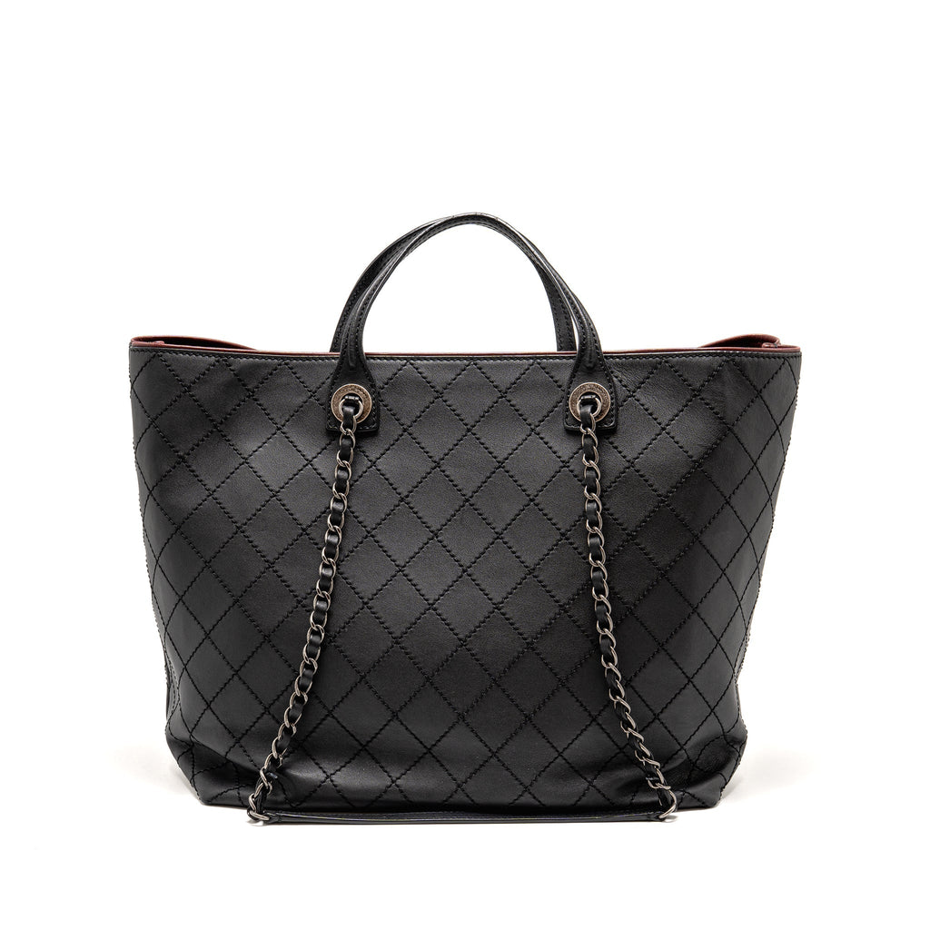 CHANEL ON THE ROAD STITCHED TOTE BAG CALFSKIN BLACK RUTHENIUM SILVER HARDWARE