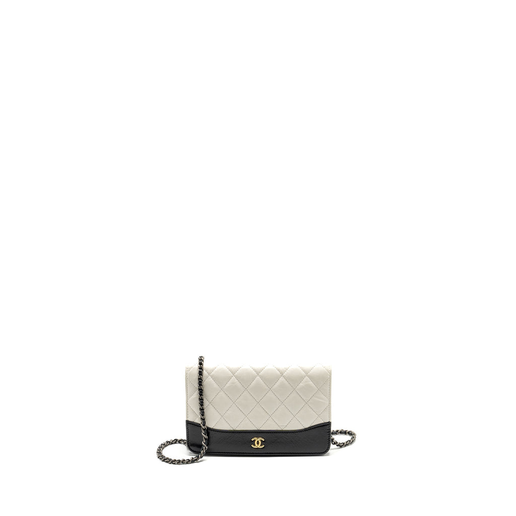 CHANEL GABRIELLE WALLET ON CHAIN CALFSKIN WHITE / BLACK MULTICOLOUR HARDWARE