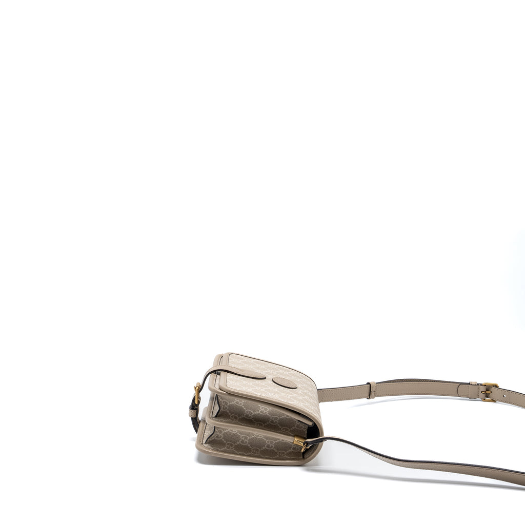 GUCCI INTERLOCK GG LOGO CROSSBODY MESSANGER BAG CANVAS/ CALFSKIN LIGHT GREY GHW