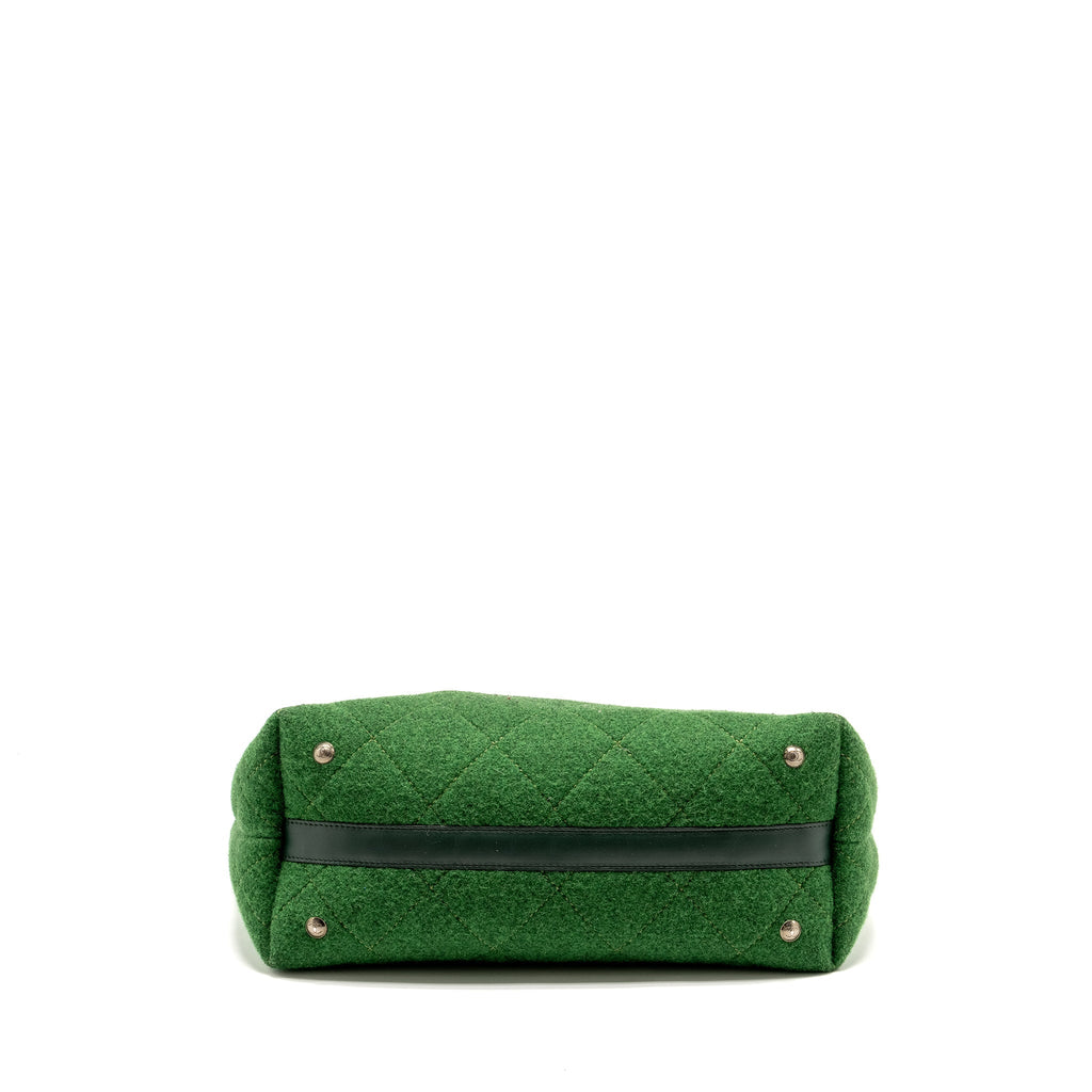 CHANEL MEDIUM QUILTED POP TOTE BAG FELT / LEATHER GREEN RUTHENIUM HARDWARE