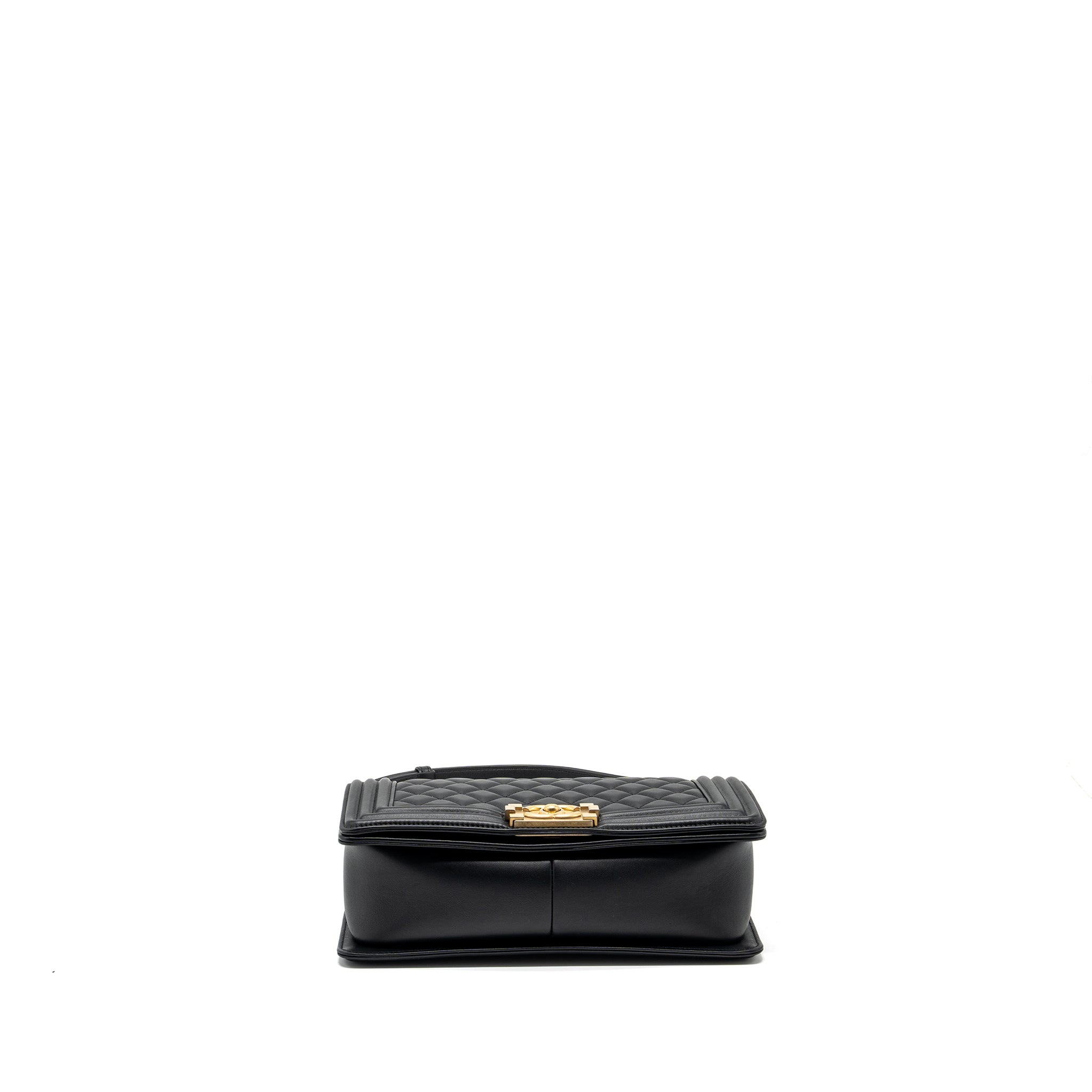 CHANEL MEDIUM BOY BAG SMOOTH CALFSKIN BLACK GHW