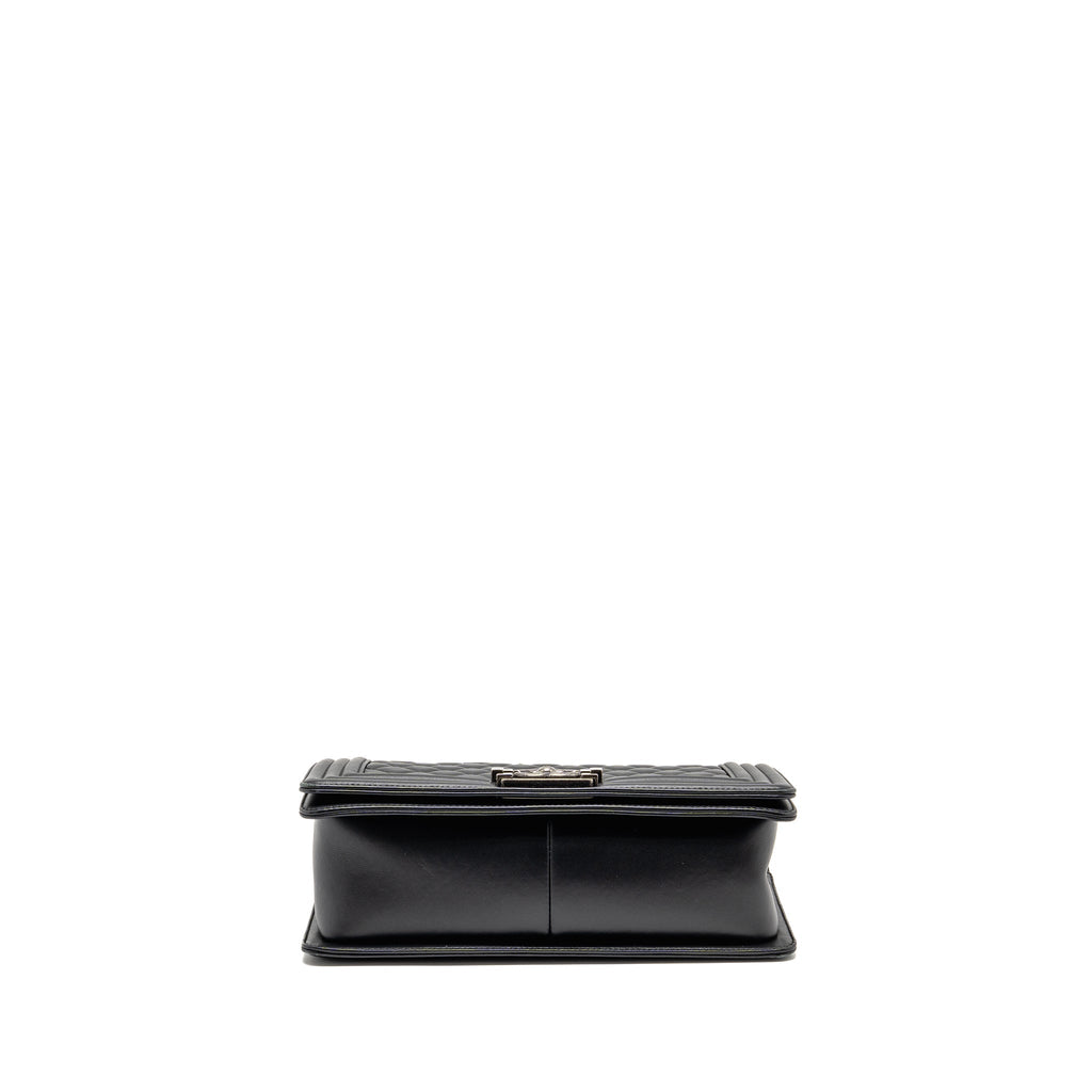 CHANEL MEDIUM BOY BAG CALFSKIN BLACK RUTHENIUM SHW