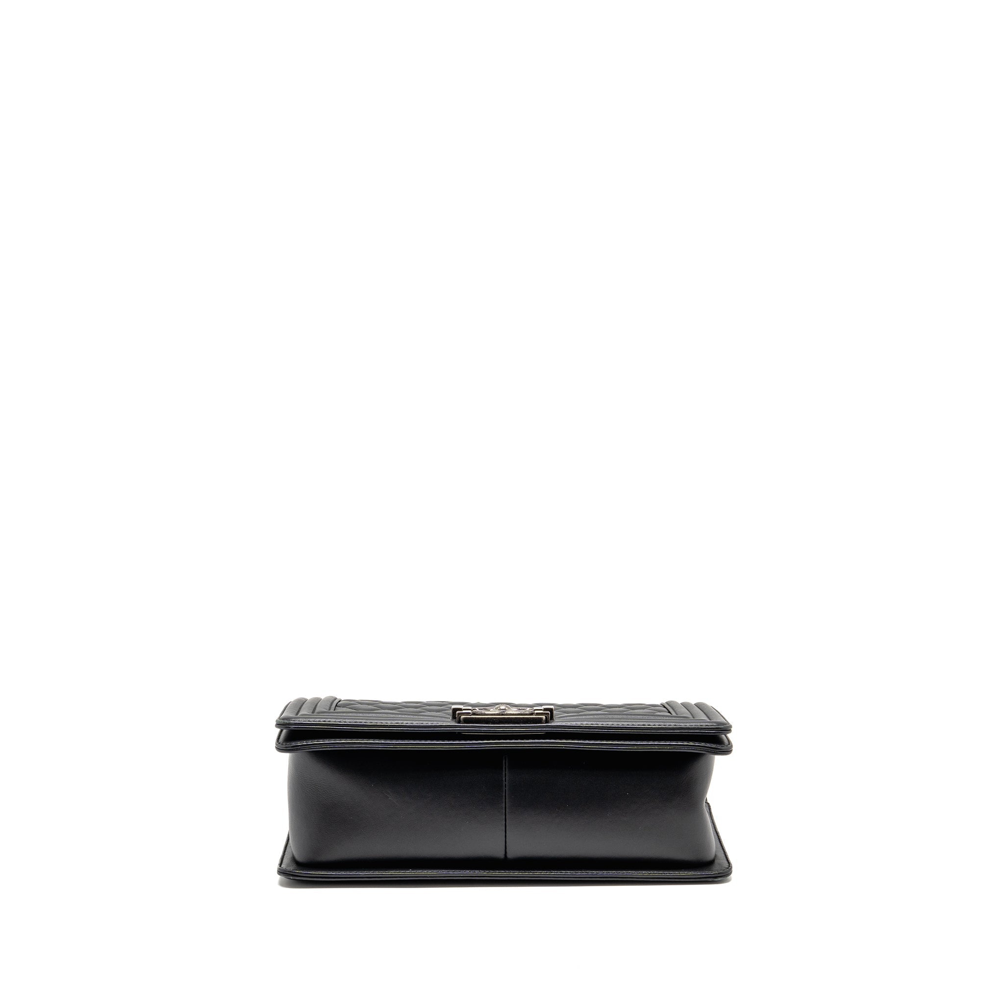 CHANEL MEDIUM BOY BAG CALFSKIN BLACK RUTHENIUM SHW