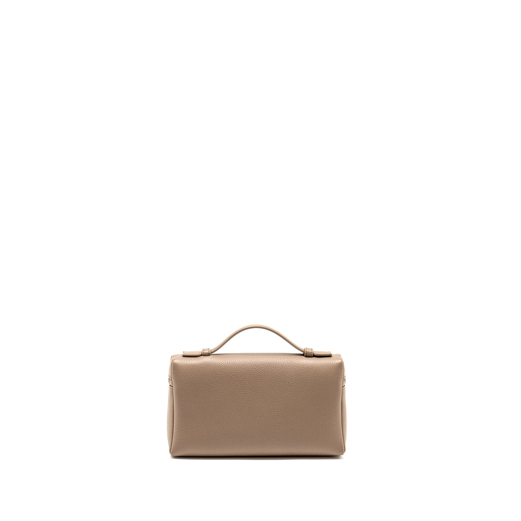 LORO PIANA EXTRA POCKET L19 GRAINED CALFSKIN WARM MASTIC SHW