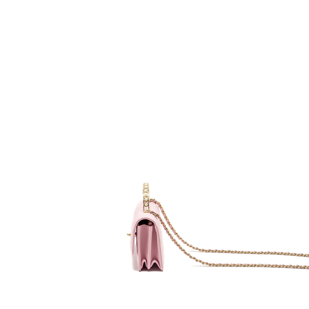 CHANEL PEARL DETAILED TOP HANDEL WALLET ON CHAIN LAMBSKIN PINK LGHW (MICROCHIP)