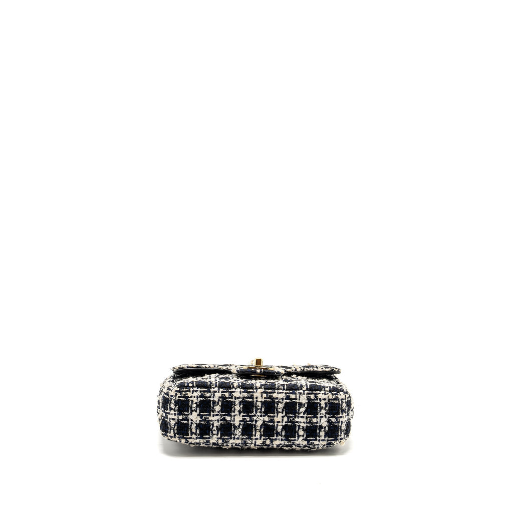 CHANEL MINI FLAP BAG WITH DETAILED CHAIN TWEED BLACK/WHITE LGHW (MICROCHIP)