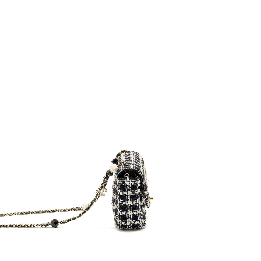 CHANEL MINI FLAP BAG WITH DETAILED CHAIN TWEED BLACK/WHITE LGHW (MICROCHIP)
