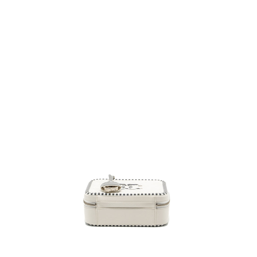 CHANEL MEDIUM FILIGREE CAMERA BAG CAVIAR WHITE/BLACK SHW