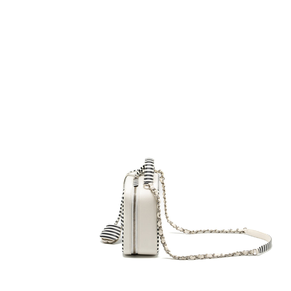 CHANEL MEDIUM FILIGREE CAMERA BAG CAVIAR WHITE/BLACK SHW