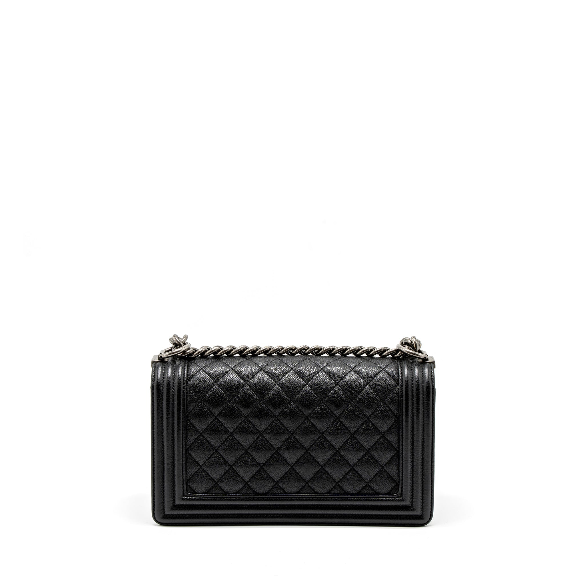 CHANEL MEDIUM BOY BAG GRAINED CALFSKIN BLACK RUTHENIUM HARDWARE