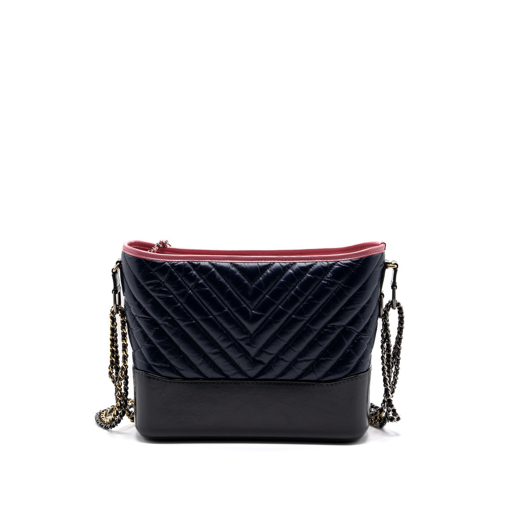 CHANEL LARGE GABRIELLE HOBO BAG CHEVRON CALFSKIN MULTICOLOR DARK BLUE/ DARK GREY / PINK WITH MULTICOLOURED HARDWARE