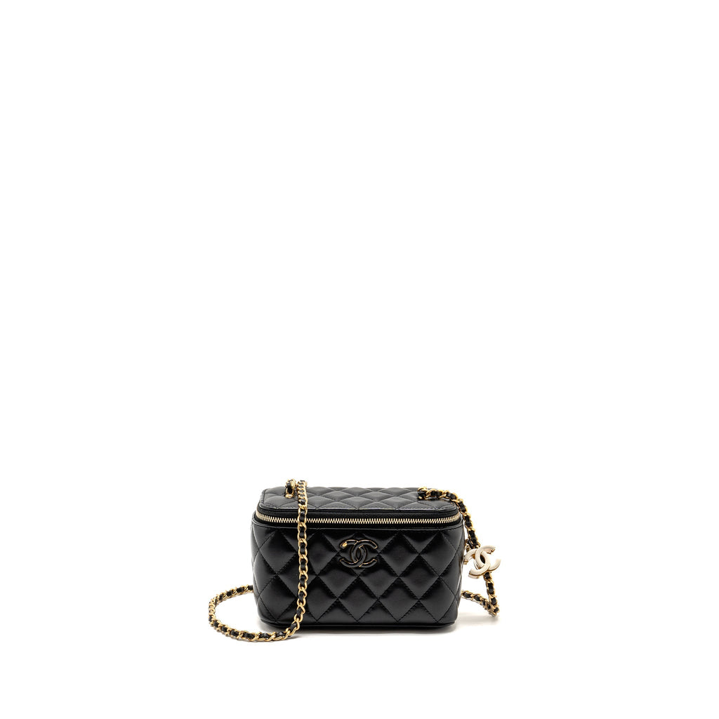 CHANEL 24A LONG VANITY CASE WITH CC LOGO ADJUSTABLE CHAIN LAMBSKIN BLACK GHW(MICROCHIP)