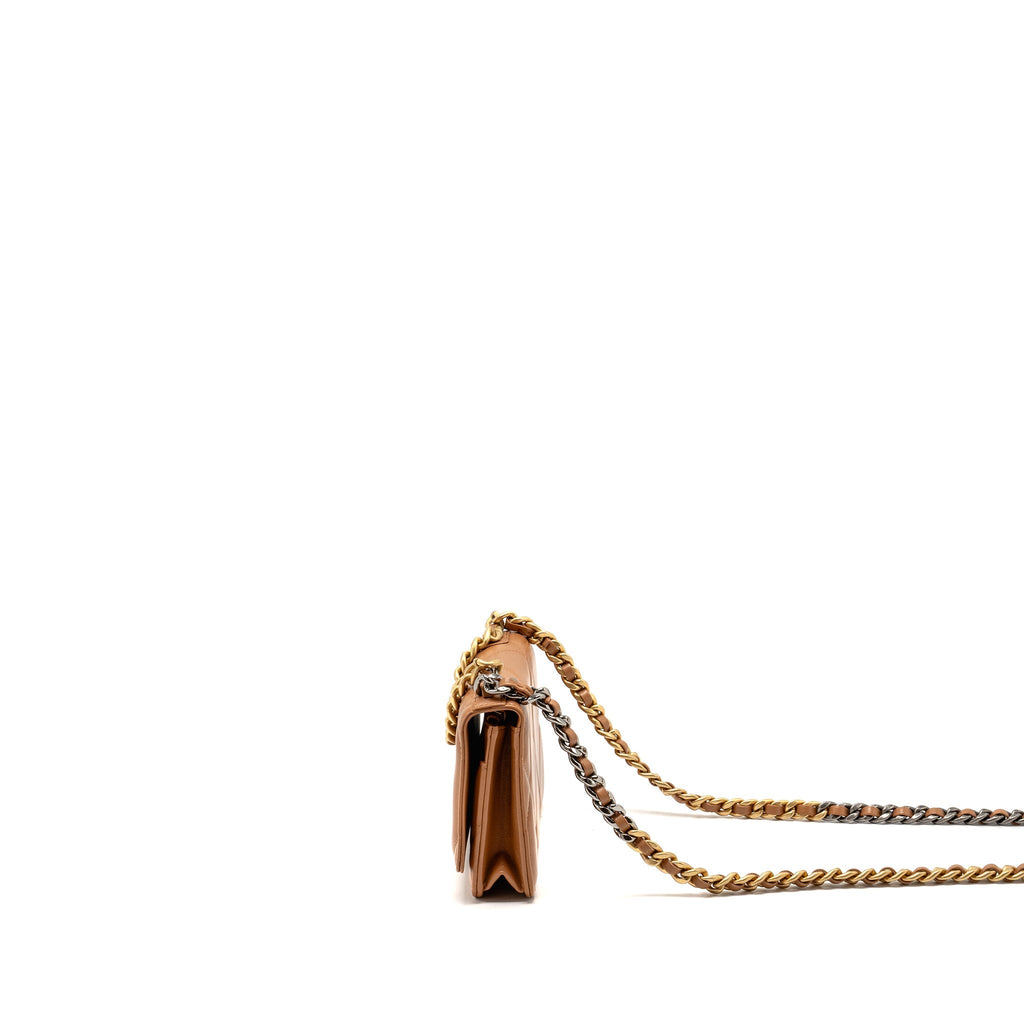 CHANEL 19 WALLET ON CHAIN LAMBSKIN DARK BEIGE MULTICOLOUR HARDWARE (MICROCHIP)