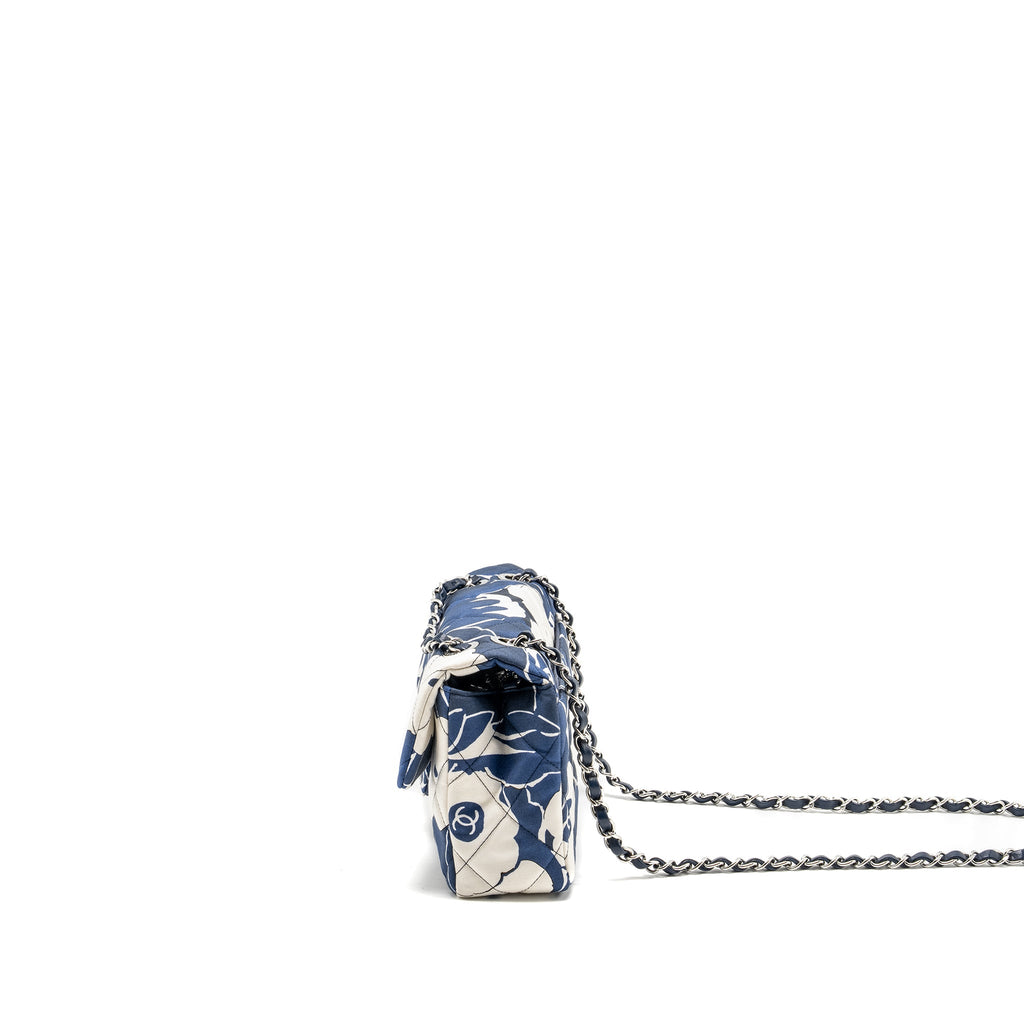 CHANEL MEDIUM LIMITED EDITION FLORA PRINTED CLASSIC FLAP BAG SILK BLUE/WHITE SHW (MICROCHIP)