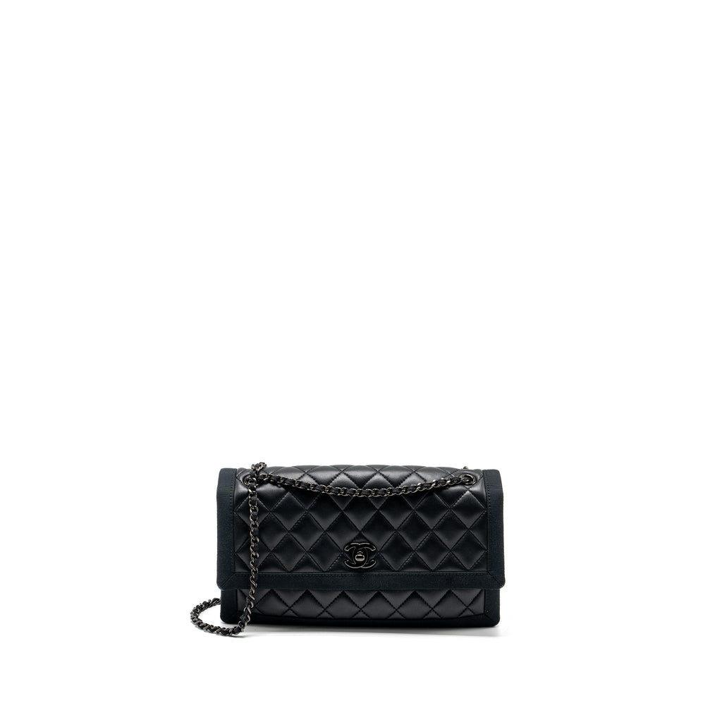 CHANEL QUILTED FLAP BAG LAMBSKIN/FABRIC SO BLACK