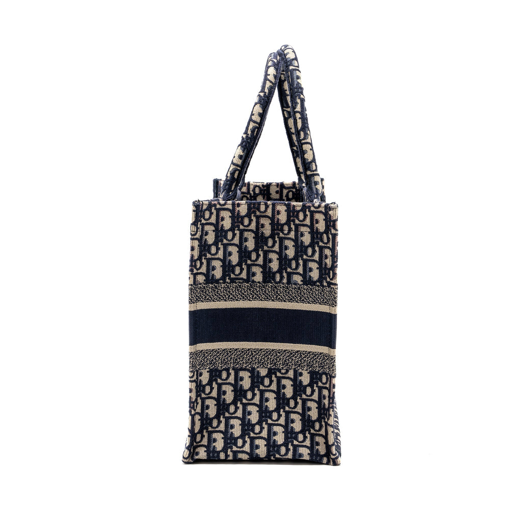 DIOR MEDIUM BOOK TOTE BLUE DIOR OBLIQUE EMBROIDERY