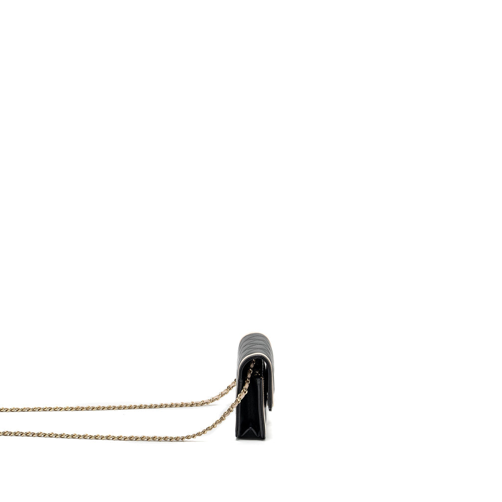 CHANEL 23B FLAP PHONE HOLDER LAMBSKIN BLACK/ WHITE LGHW (MICROCHIP)