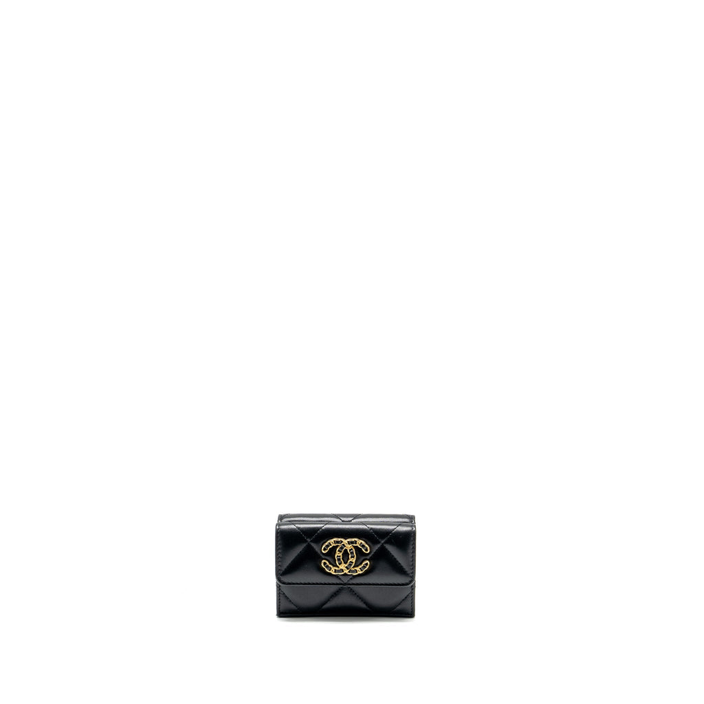 CHANEL 19 COMPACT WALLET LAMBSKIN BLACK GHW (MICROCHIP)