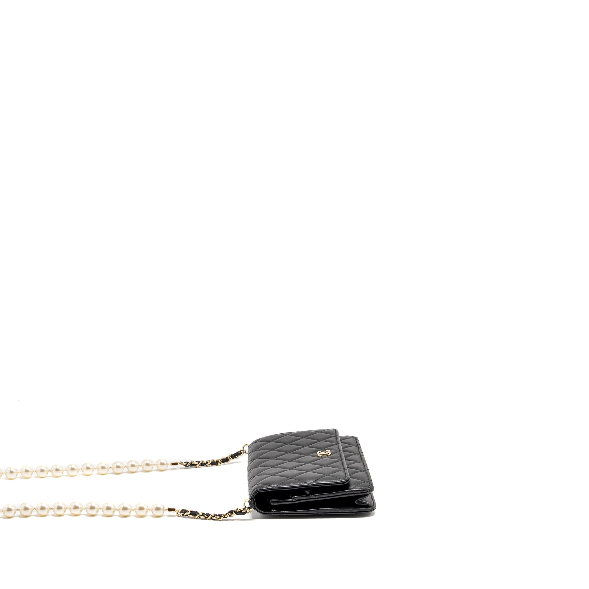 CHANEL PEARL CHAIN WALLET ON CHAIN LAMBSKIN BLACK LGHW(MICROCHIP)
