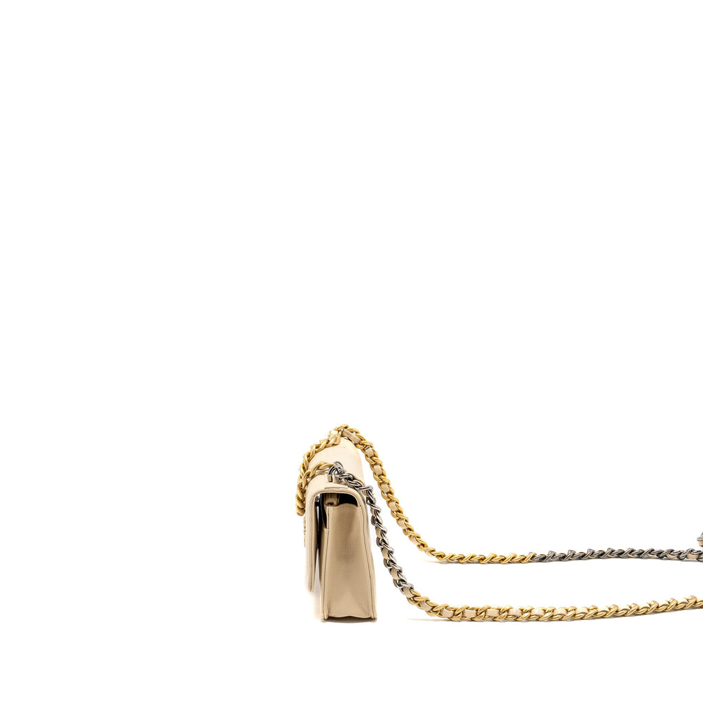 CHANEL 19 WALLET ON CHAIN LAMBSKIN LIGHT BEIGE MULTICOLOUR HARDWARE