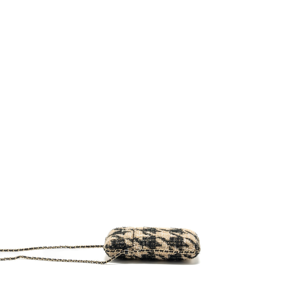 CHANEL VERTICAL PHONE CASE TWEED BEIGE / BLACK LGHW