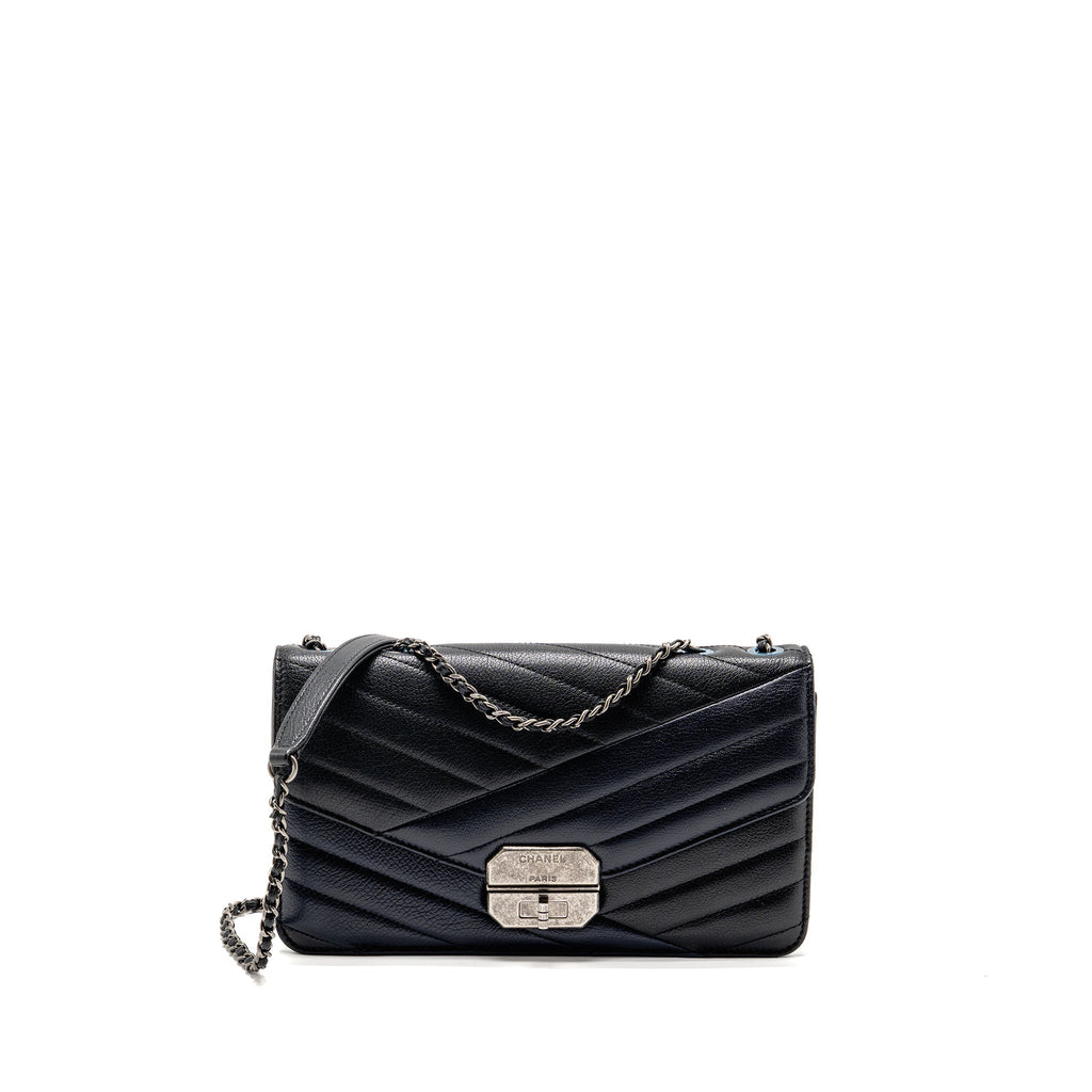 CHANEL ENVELOP METAL PLATE FLAP BAG CHEVRON CALFSKIN BLACK/NAVY RUTHENIUM SILVER HARDWARE